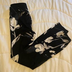 Patterned black high rise leggings